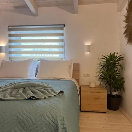 Kerdos Apartman *